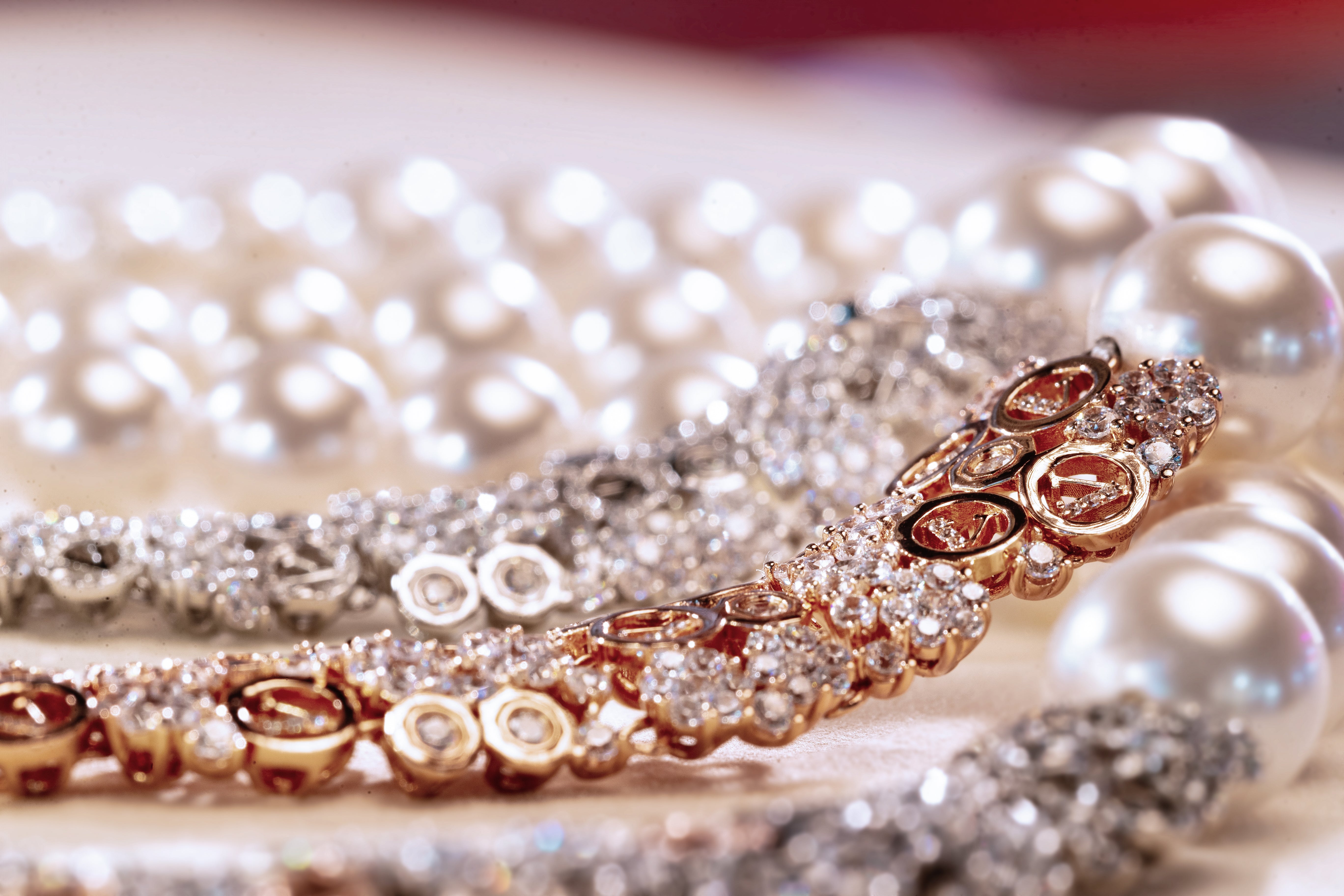 Delux Elegant Affinity Pearl Necklace(8V)