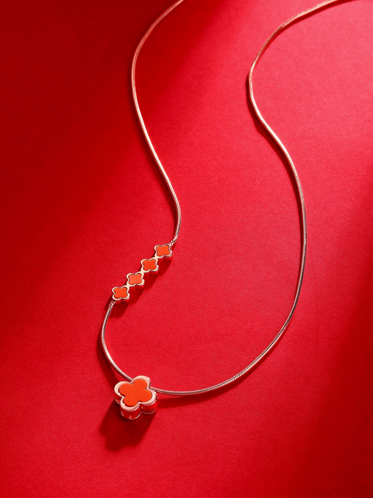 Clover Mother of Pearl necklace