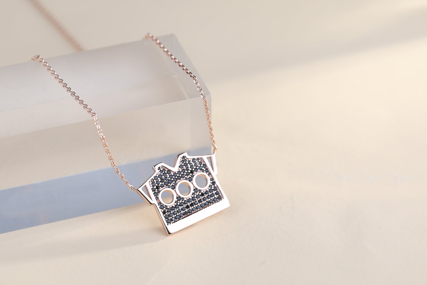 Old Master Q Mandarin jacket Necklace
