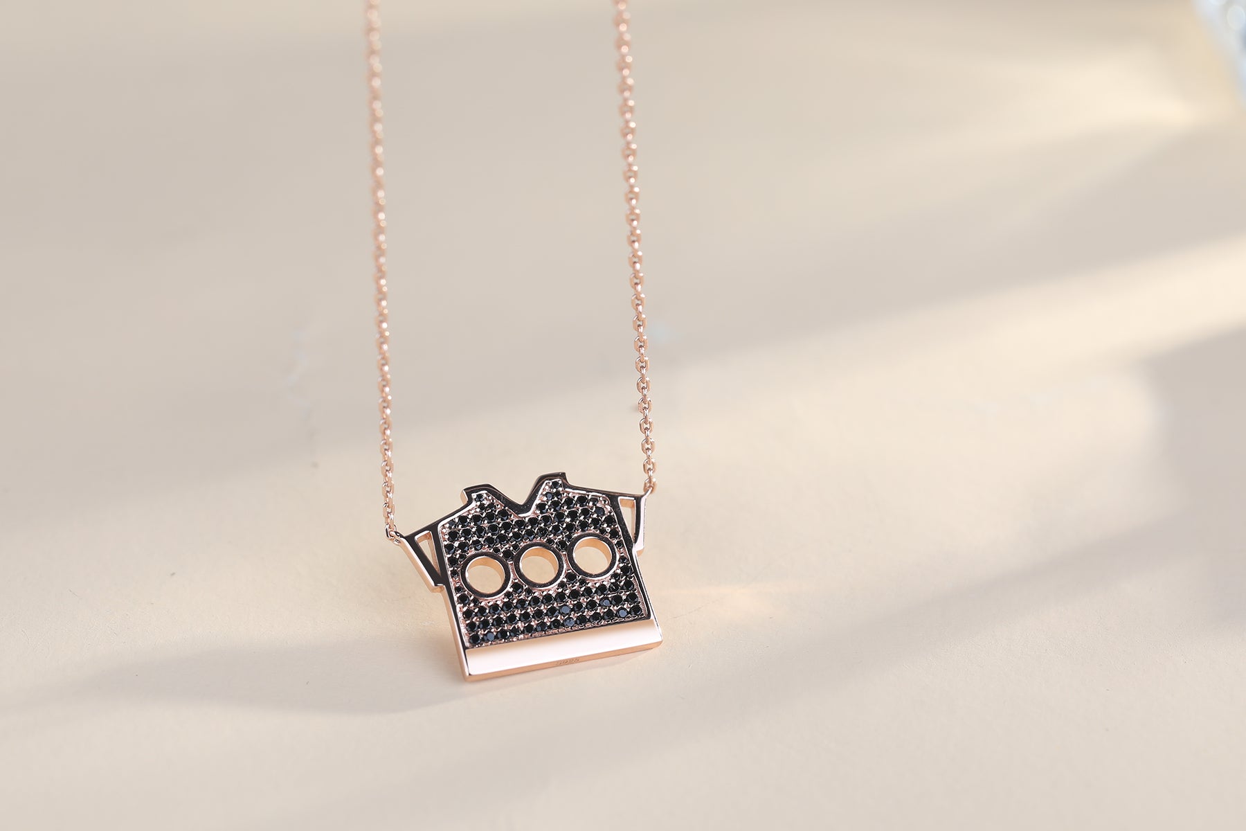 Old Master Q Mandarin jacket Necklace