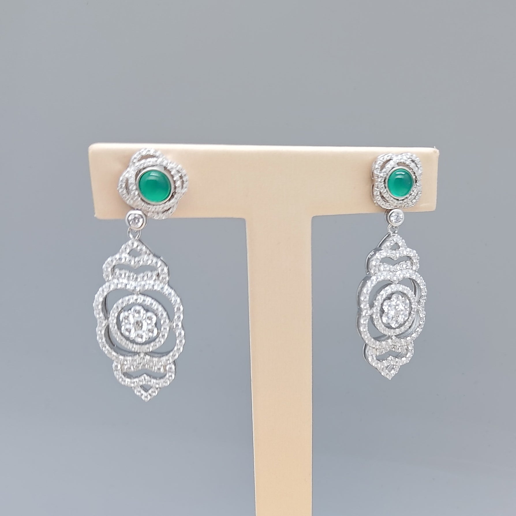 Flowers and flowers Jade Earring
