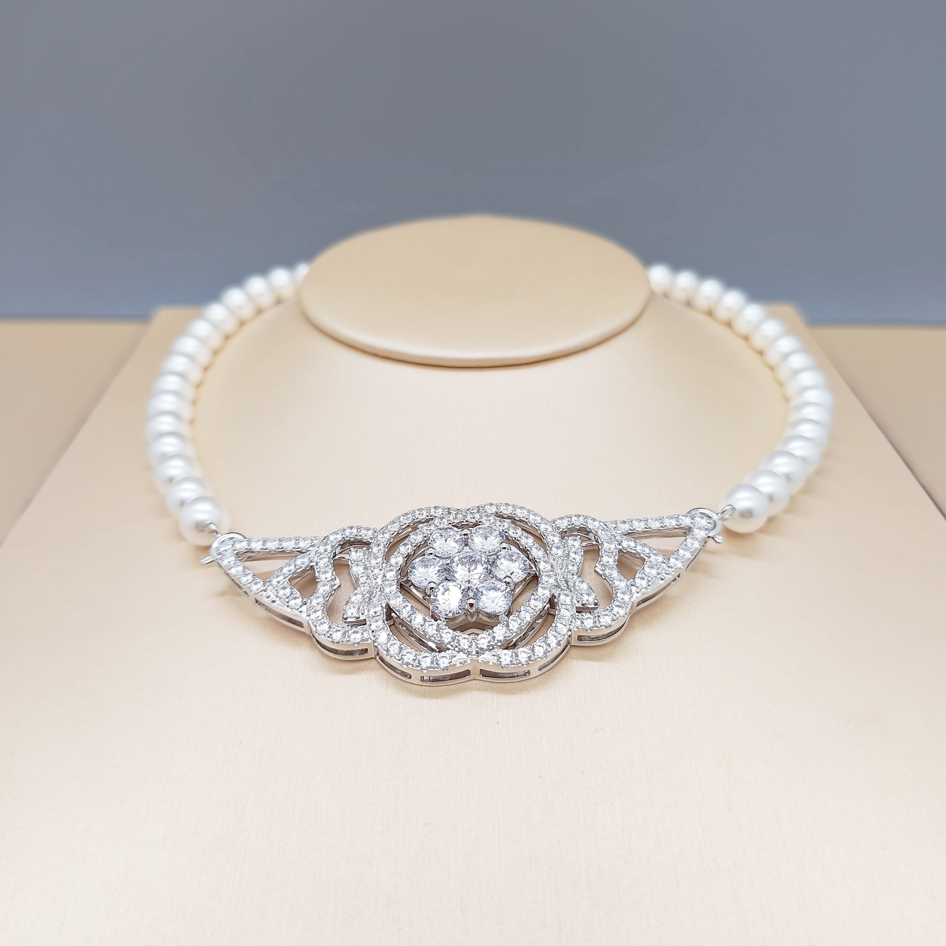 Flowers and flowers Pearl Necklace