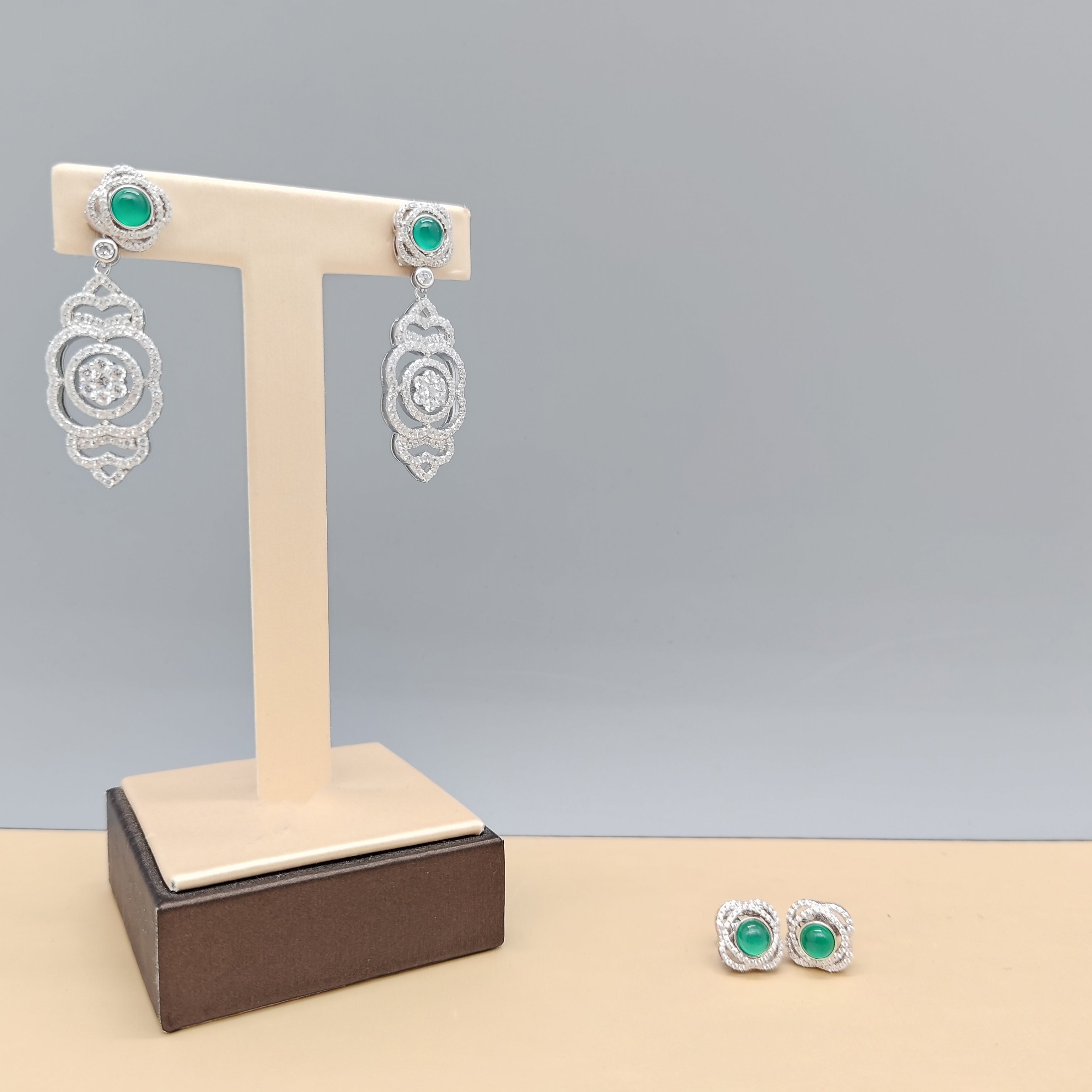 Flowers and flowers Jade Earring