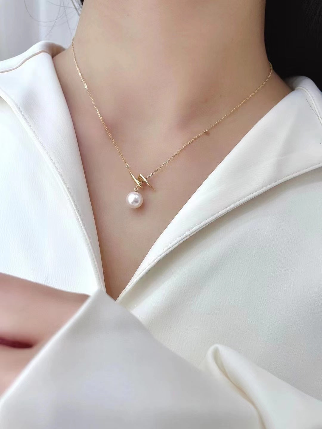"swivel" Sea Pearl Necklace