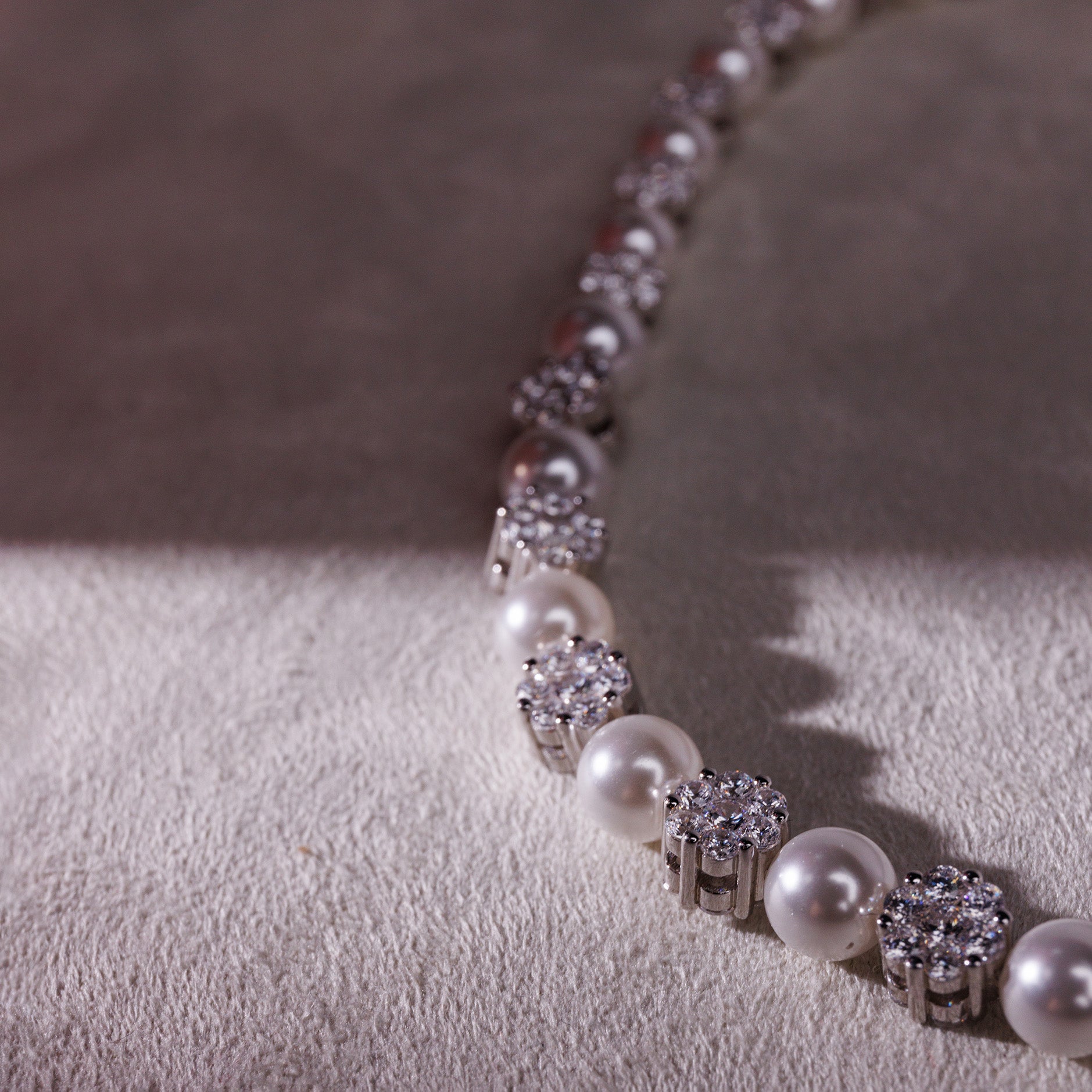 VICACCI Affinity Lucky Diamond Pearl Necklace (Deluxe)
