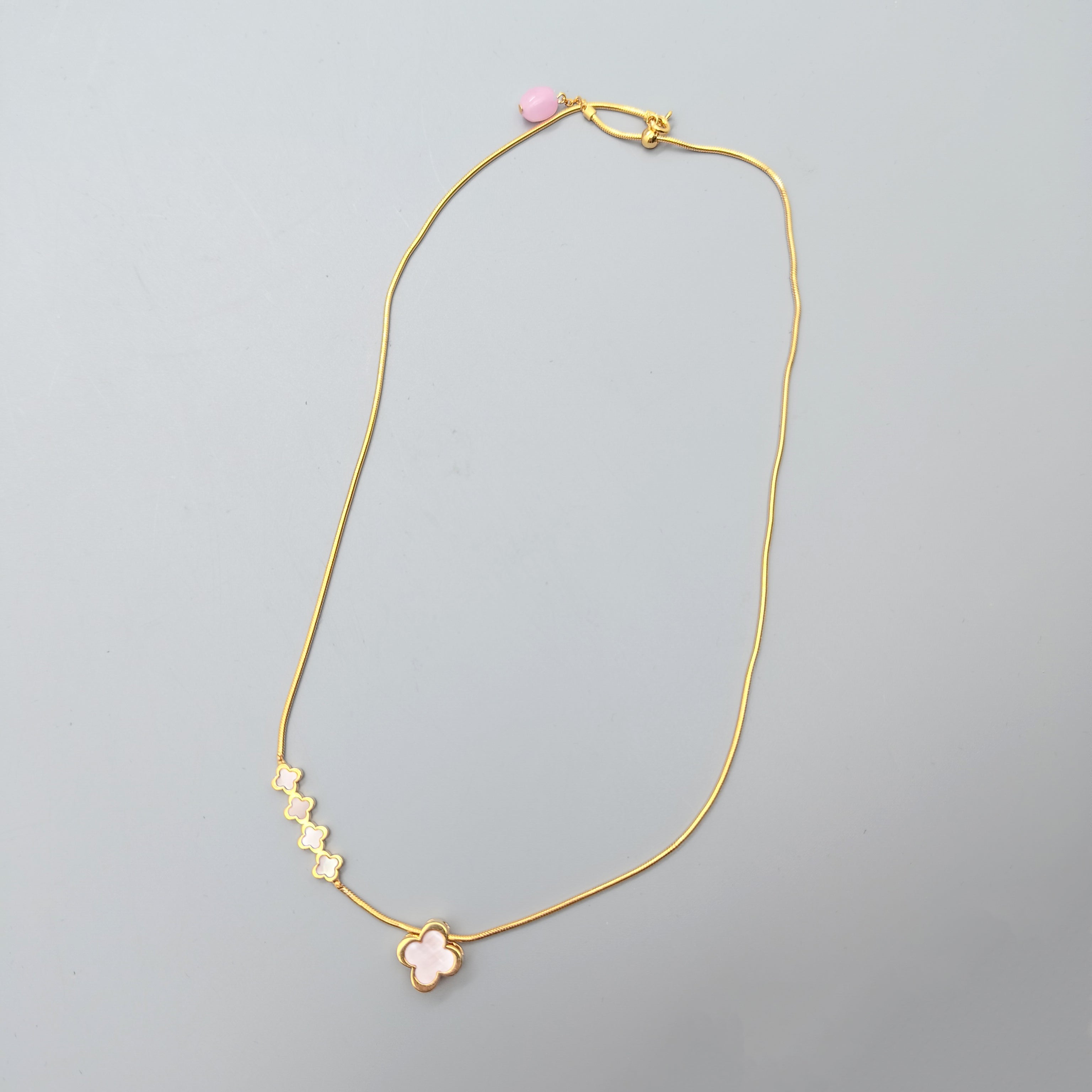 Clover Mother of Pearl necklace