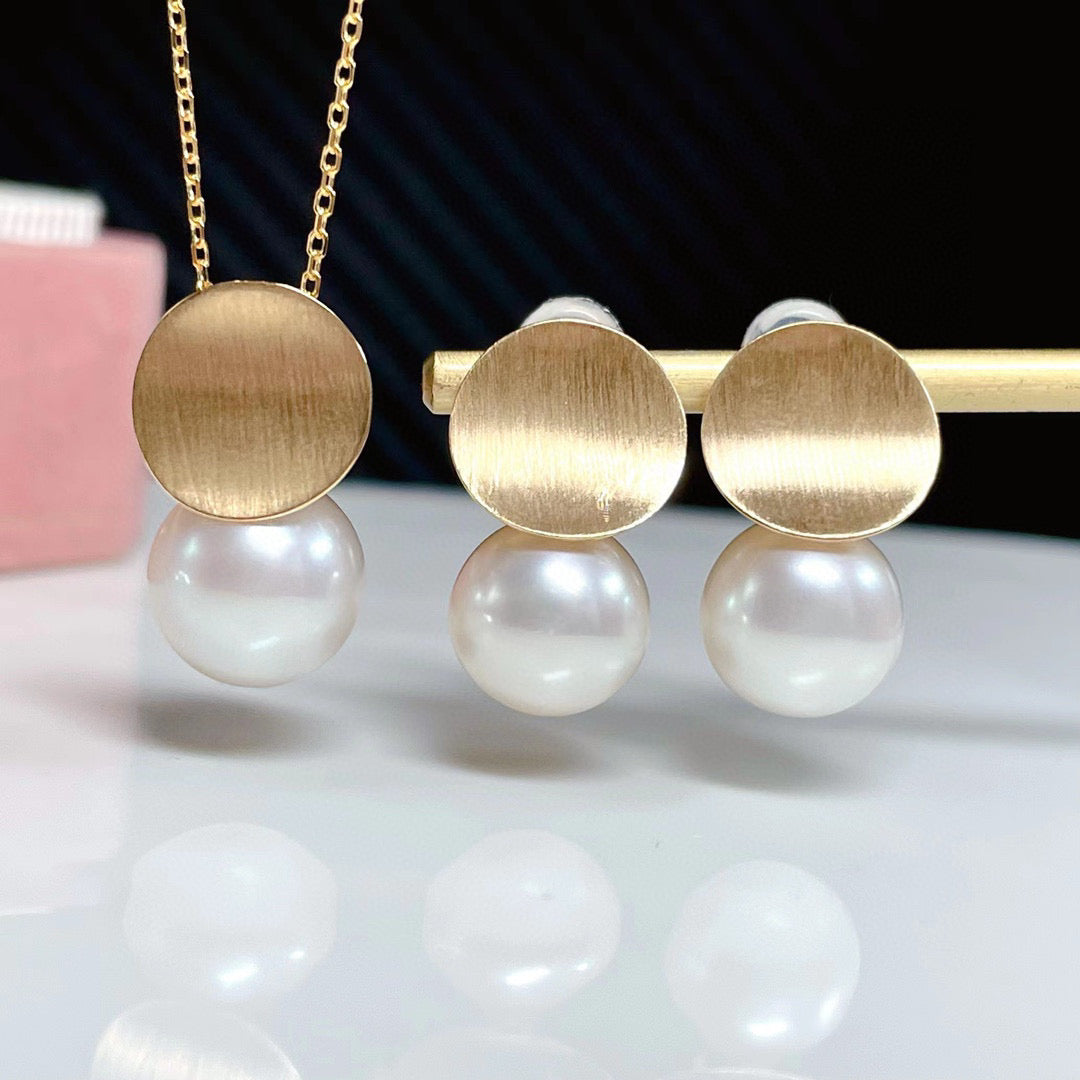 18K gold freshwater pearl earrings*