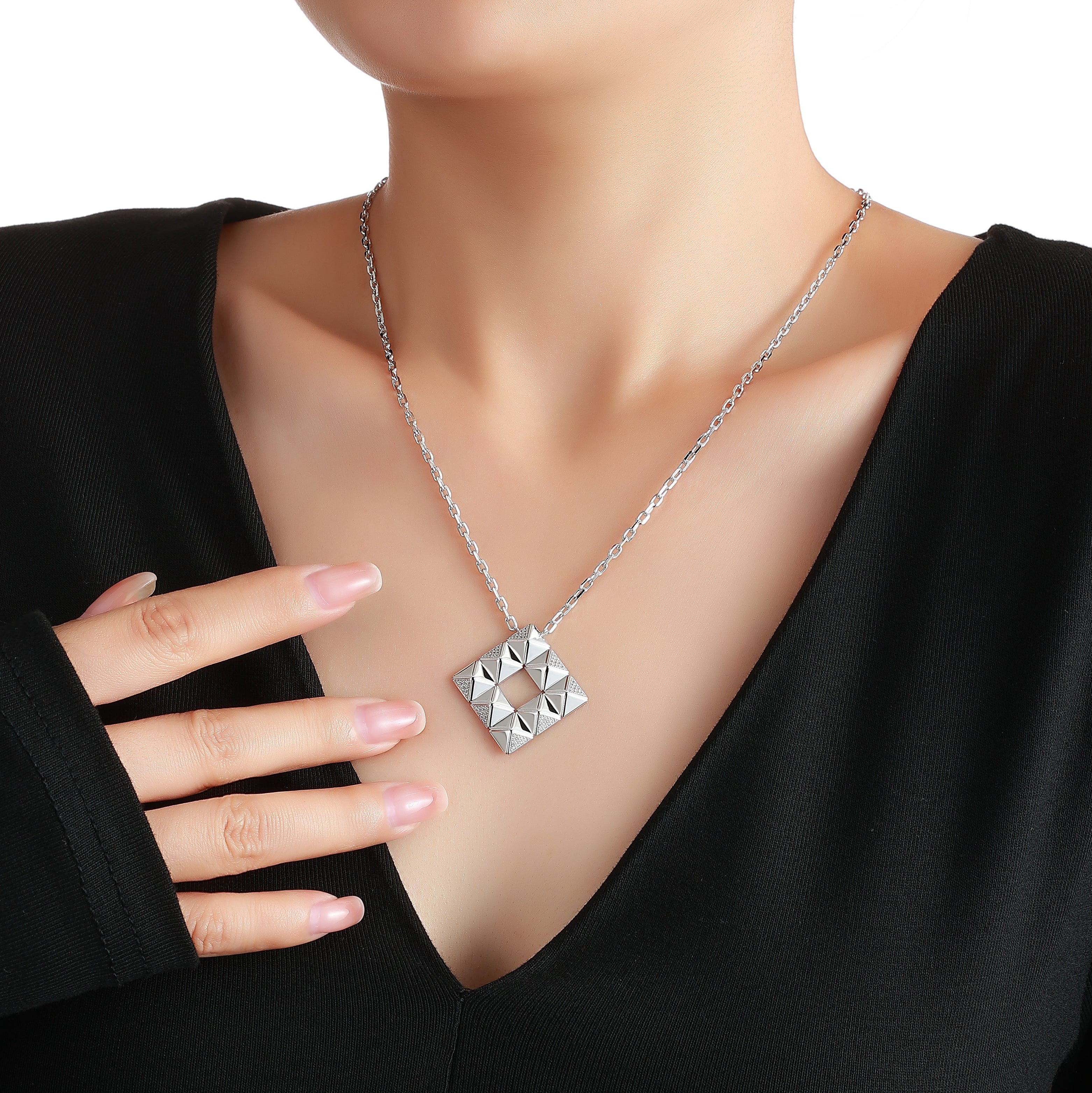 留 影  The Void  Necklace