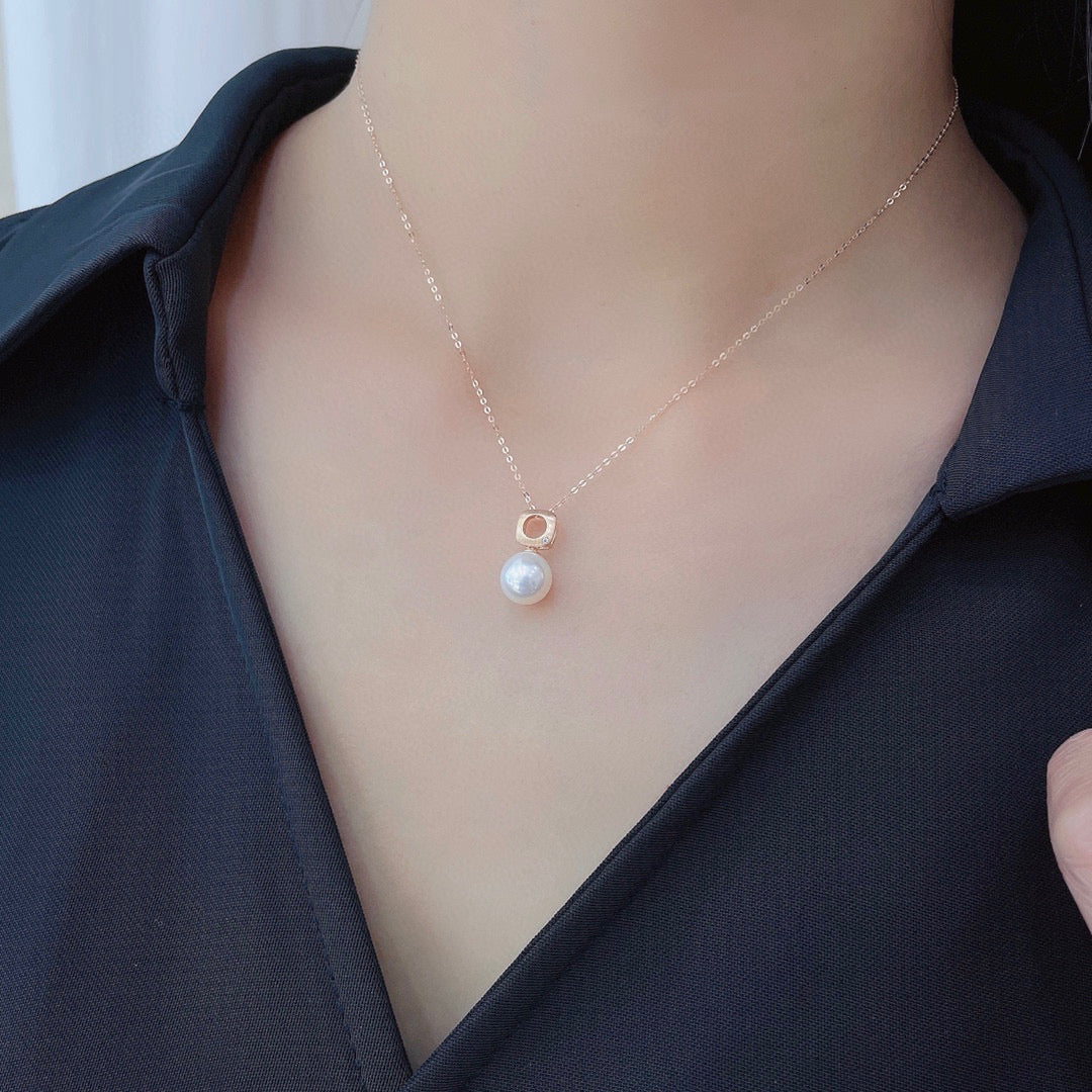 18K Gold Diamond Pearl Necklace**