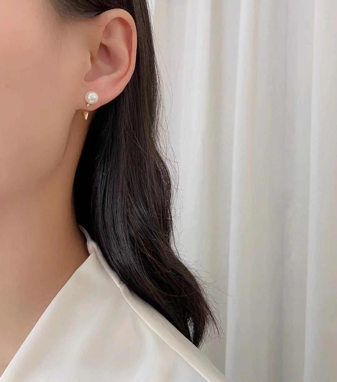 18K Diamond "pointy" Akoya Pearl Earring
