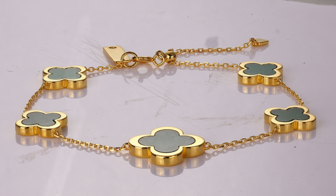 Blossom Quintet Bracelet             幸運五重奏手鍊