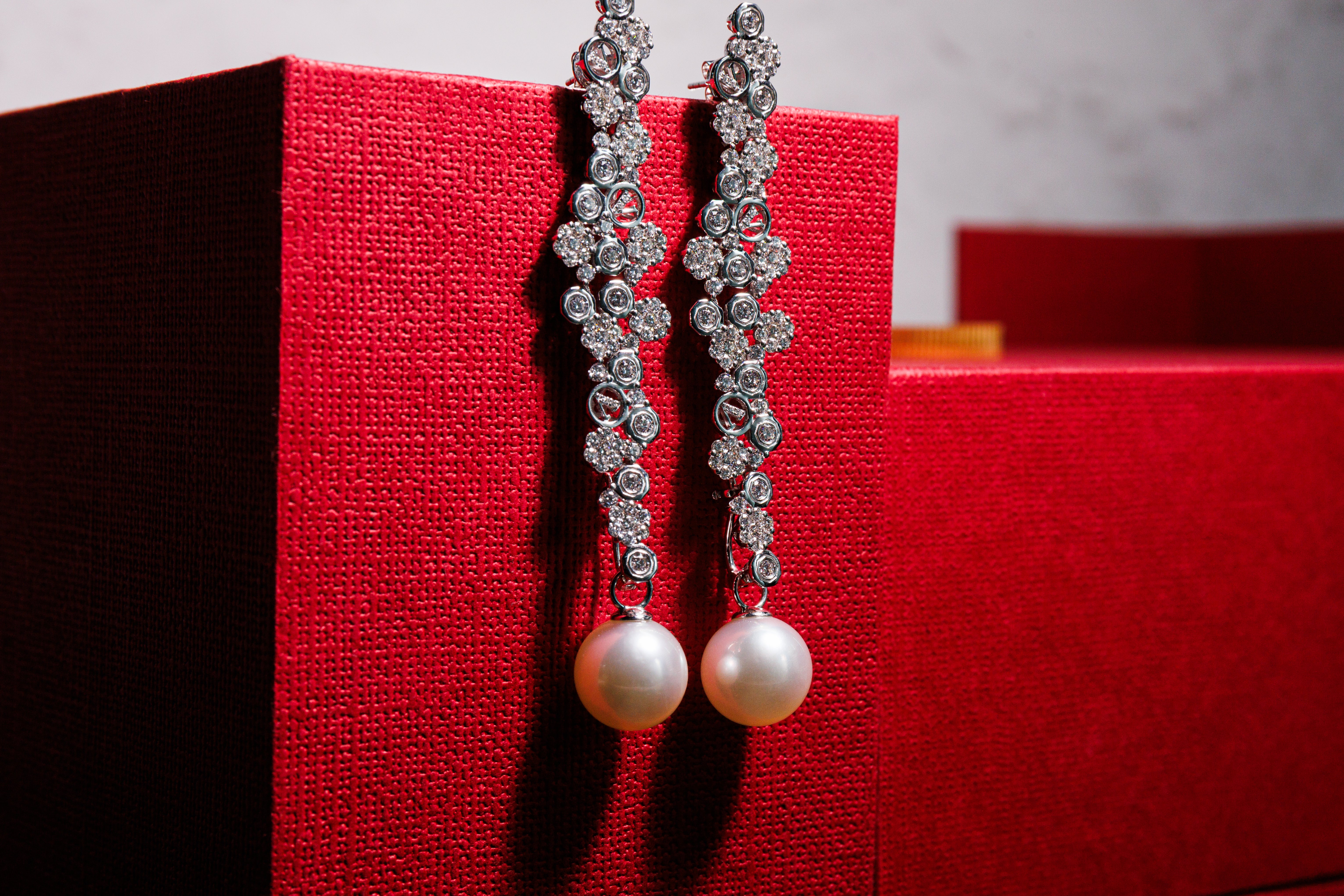 Elegant Affinity -Short Sea Pearl Dangles