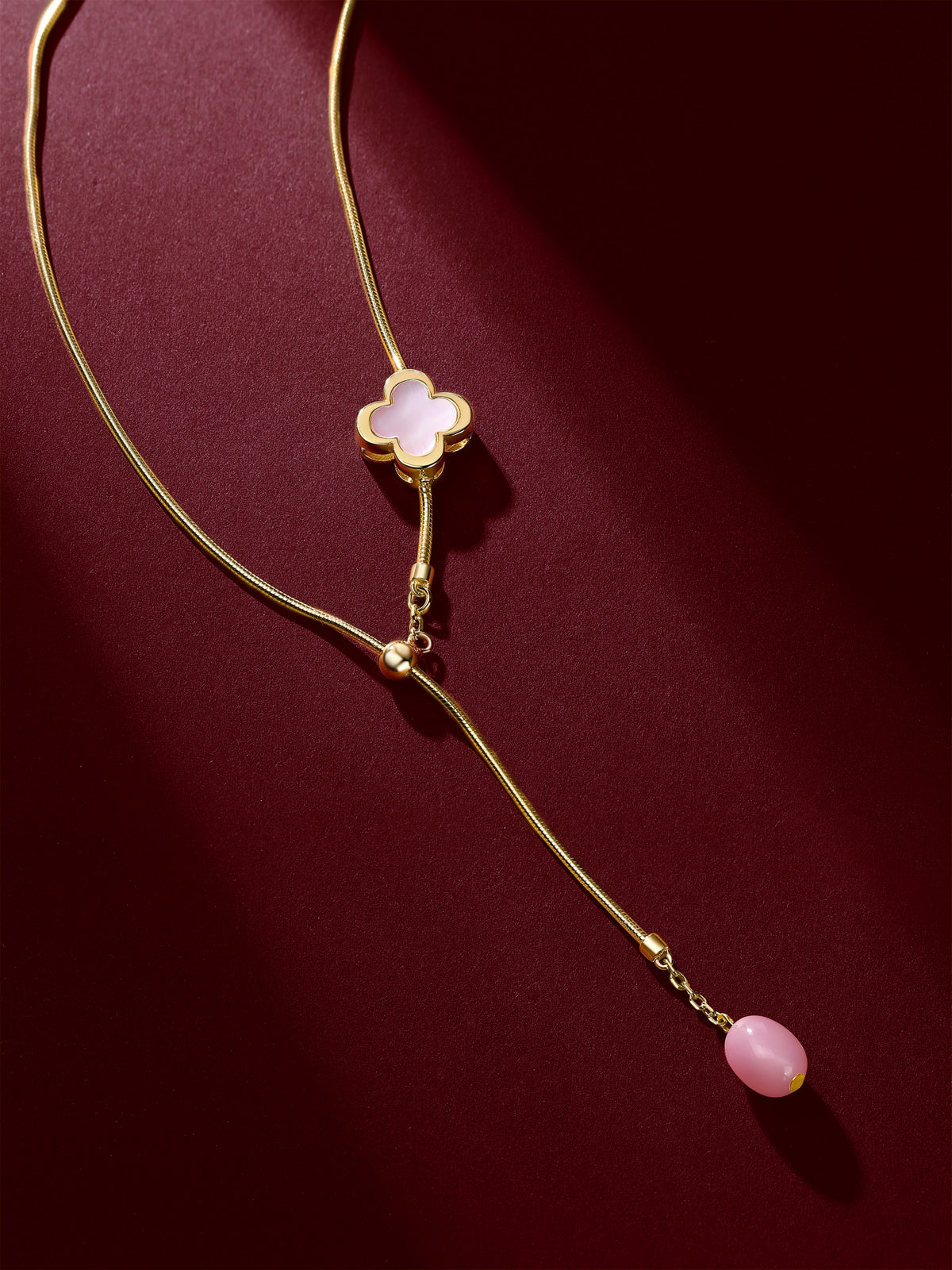 Special Clover Mother of Pearl Neckla