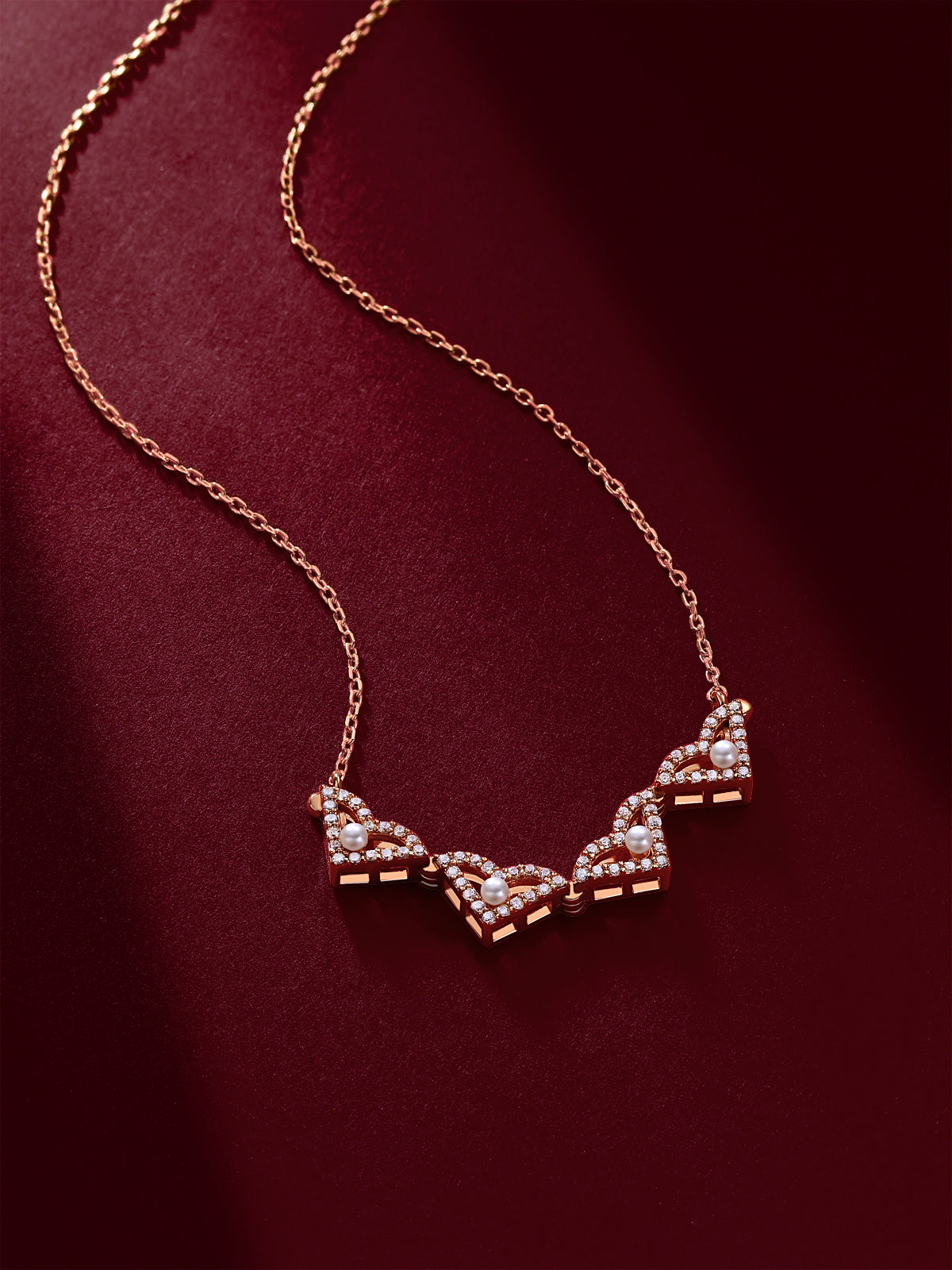 「璀璨連心鑽影頸鏈 」聯乘設計
「Linked Hearts Diamond Necklace」