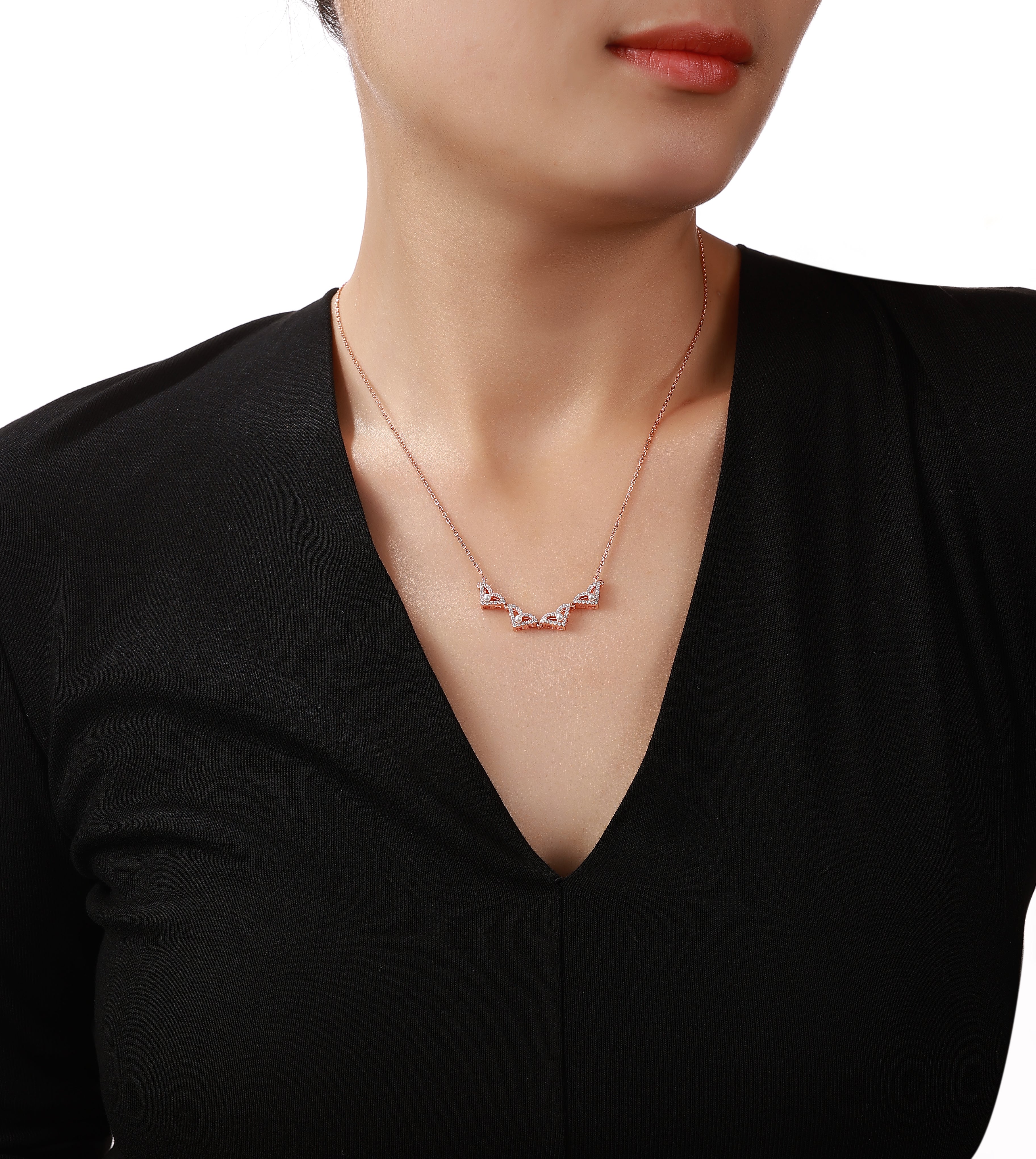 「璀璨連心鑽影頸鏈 」聯乘設計
「Linked Hearts Diamond Necklace」