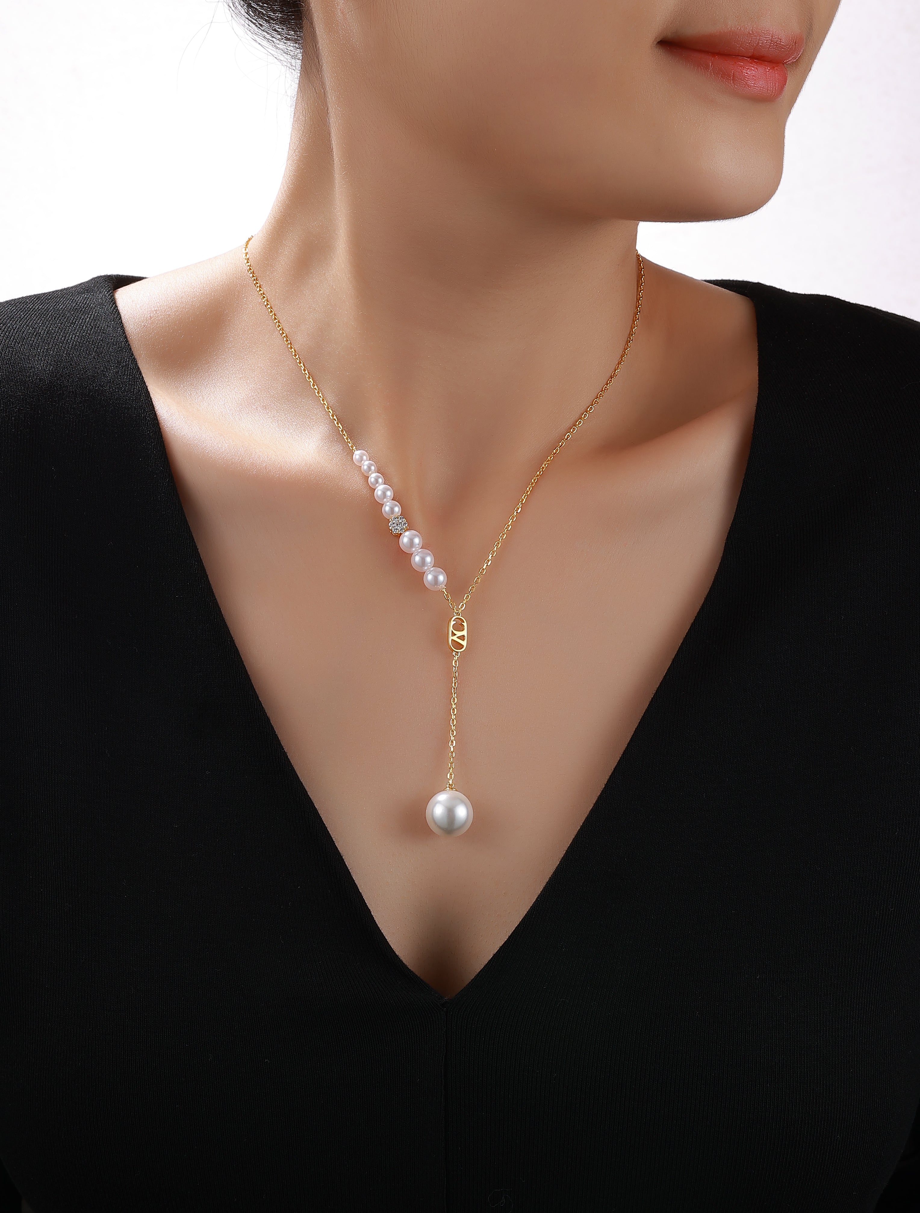 Graceful Serenity short Necklace