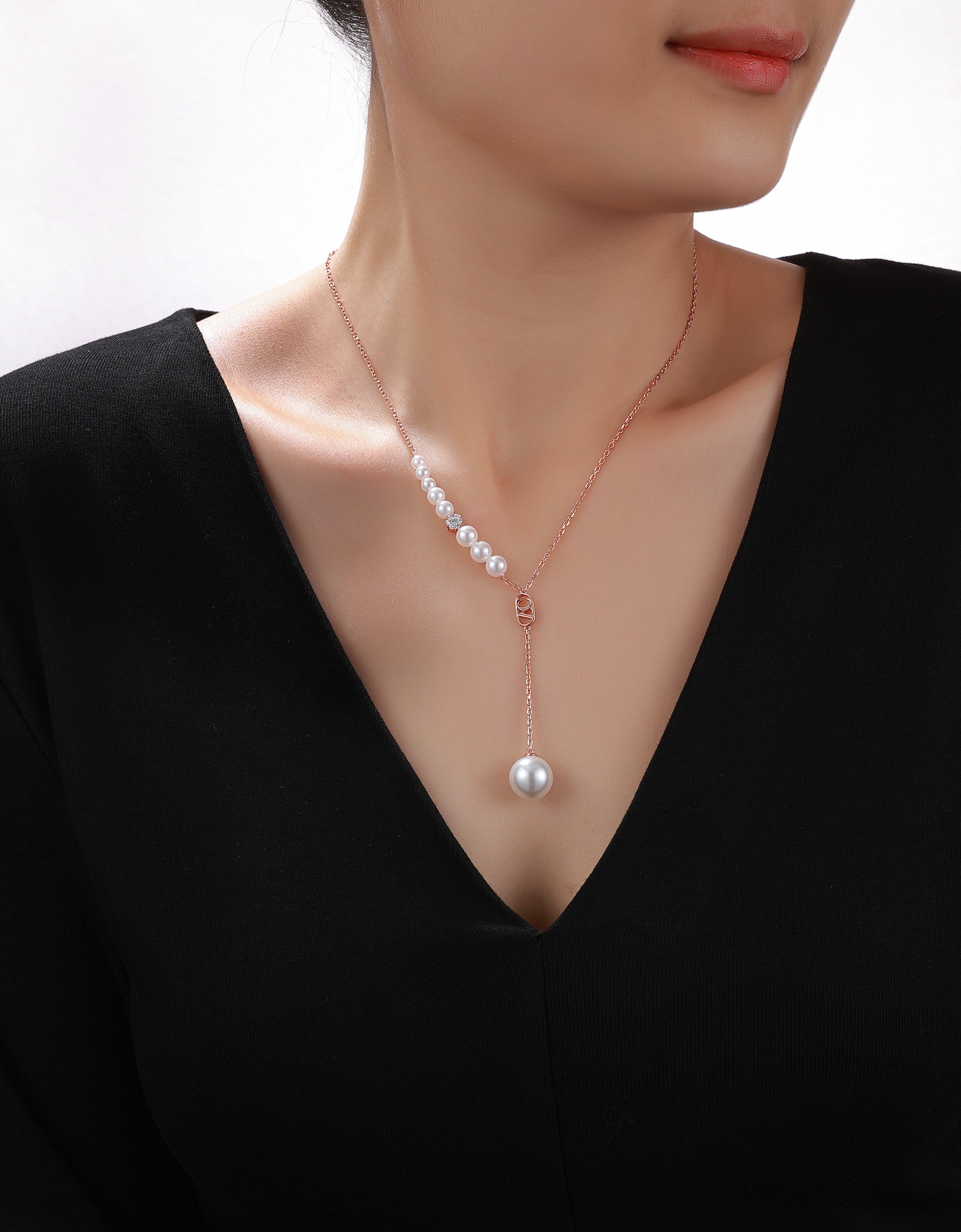 Graceful Serenity short Necklace